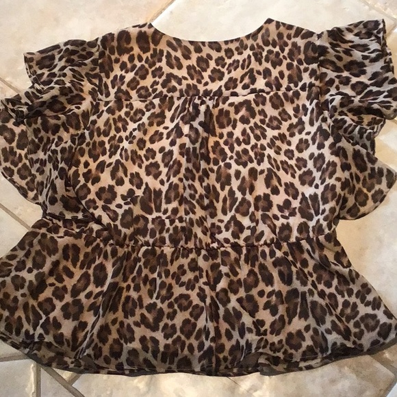 ☀️Dex Leopard print short sleeve blouse - Picture 5 of 7